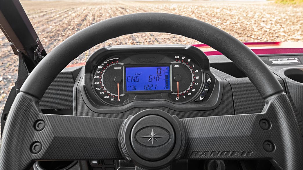 image of the wheel of the ranger xp 1000 et the dashboard